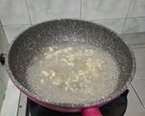 Foto langkah ke 2 dari resep Kuah Bening Sawi Putih Gurih.