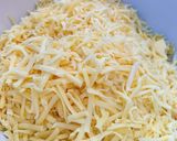 A picture of step 2 of Cheese fondue.
