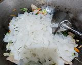 Foto langkah ke 2 dari resep Mie Tiauw Goreng.