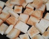 Foto langkah ke 2 dari resep Croutons Caramel.