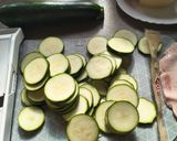 Sajtos cukkini tekercs (lisztmentes) recept fázis 1 fotója