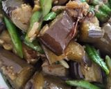 Gambar langkah 4 resipi Tumis Terung Kacang Panjang.