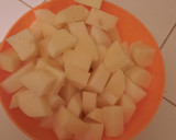 Foto del paso 1 de la receta: Patatas fritas aliñadas al ajillo