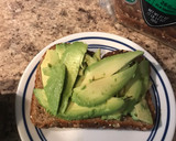 Foto del paso 2 de la receta: Tostada de aguacate