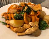 A picture of step 6 of Stir-fry chicken and vegetables.