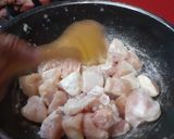 A picture of step 1 of Afghani Malai Karahi.