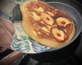 Foto del paso 7 de la receta Pastel de leche con manzana (en sartén)