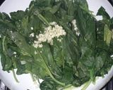 Foto del paso 1 de la receta: Pechuga de pollo en colchón de espinacas