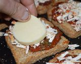 Foto del paso 3 de la receta: Crostini con pan de salvado