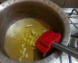 A picture of step 2 of Chili oil.