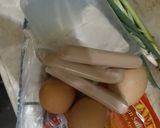 Foto langkah ke 1 dari resep Martabak Telur Kulit Lumpia.