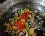 A picture of step 4 of Mushrooms stir fry.