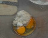 Egyserpenyős kolbászos-brokkolis carbonara spagetti recept fázis 3 fotója