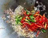 Foto langkah ke 2 dari resep Terong Tumis Cabe Iris.