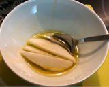 Foto del paso 1 de la receta: Ensalada de espinacas de la huerta española con salmón a la plancha