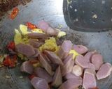 Foto langkah ke 4 dari resep Tumis Fusili Sosis.