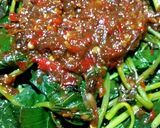 Foto langkah ke 2 dari resep Brambang Asem Daun Ubi.