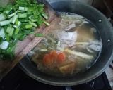 Foto langkah ke 5 dari resep Sop Ikan Kue.