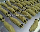 Foto langkah ke 4 dari resep Caterpillar cookies green tea.