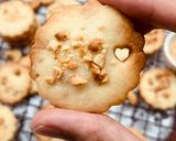 A picture of step 6 of Buttery Cashew Biscuits (Eggless).