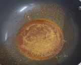 A picture of step 3 of Makhana Dry Fruit Chiwda.