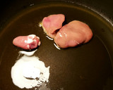 Foto del paso 8 de la receta: Pollo al limón, en salsa de hígado y ajos