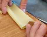 Une image de l'étape 2 de Cannelloni frit ricotta saumon satay ciboulette.