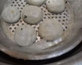 Foto langkah ke 5 dari resep Bugis Gurih Isi Abon Mayo Pedas.