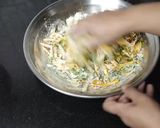 A picture of step 5 of Aloo Ke pakoray.