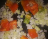 Foto del paso 2 de la receta: Fideuá  con merluza, gambas y guisantes