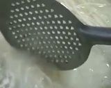 A picture of step 3 of Hakka noodles.