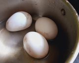 Hình bước làm 1 của món Càng ghẹ sốt trứng muối