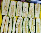 Foto del paso 1 de la receta: Zapallito italiano con embutidos y queso de cabra