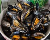 A picture of step 4 of Stuffed and Baked Mussels 😃.