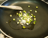 Foto del paso 5 de la receta: Bibimbap barato de pollo