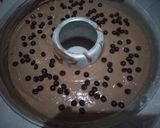 Foto langkah ke 6 dari resep Bolu Coklat Panggang.
