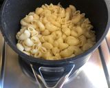 A picture of step 4 of Mushroom and Kale pasta.