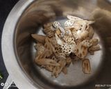 A picture of step 1 of Lotus stem pickle.