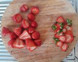 Foto del passaggio 1 della ricetta Ghiaccioli casalinghi 🍌🍓
