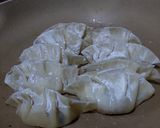 Foto langkah ke 5 dari resep Gyoza Ayam Udang.
