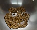 A picture of step 2 of Chivda Masala.