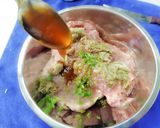 รูปขั้นตอนการทำที่ 1 ของ หมูคลุกเกล็ดขนมปัง