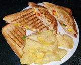 पिज़्ज़ा ब्रेड सैंडविच (pizza bread sandwich recipe in Hindi) रेसिपी चरण 3 फोटो