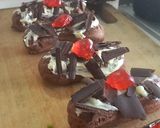 Foto langkah ke 6 dari resep Blackforest Eclair.