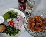 รูปขั้นตอนการทำที่ 1 ของ "ยำไก่แซ่บ" 🐔🌶🌱Spicy Crispy Chicken Salad