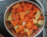 Foto del paso 2 de la receta: Crema de calabaza 🎃y zanahorias 🥕 con garbanzos crujientes