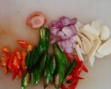 Foto langkah ke 2 dari resep Tumis bunga pepaya (tips tanpa pahit).