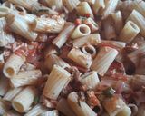 Foto del paso 3 de la receta: Canutos con atún en salsa de tomates
