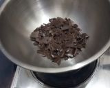 Foto langkah ke 1 dari resep Brownies Fudgy & Shiny Crust | tanpa mixer hanya 2 telur.