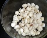 A picture of step 1 of Makhana Chaat.